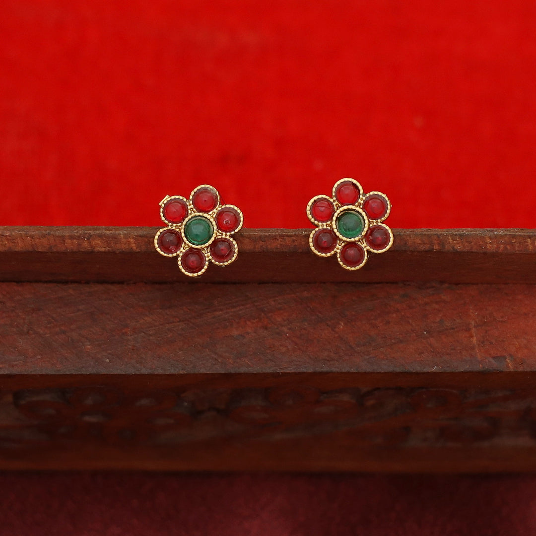 Aathmika 5 Flower Golden Ball Short Neckpiece With Earring