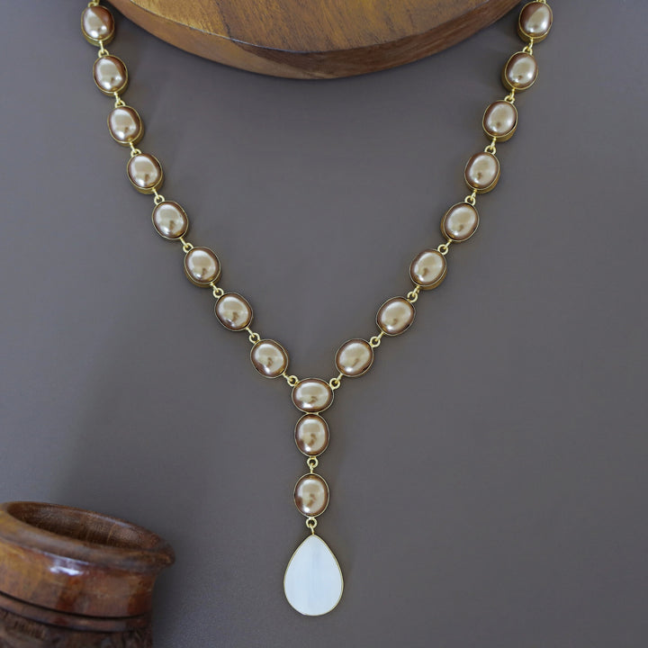 Vincy Oval Pearl MOP Neckpiece