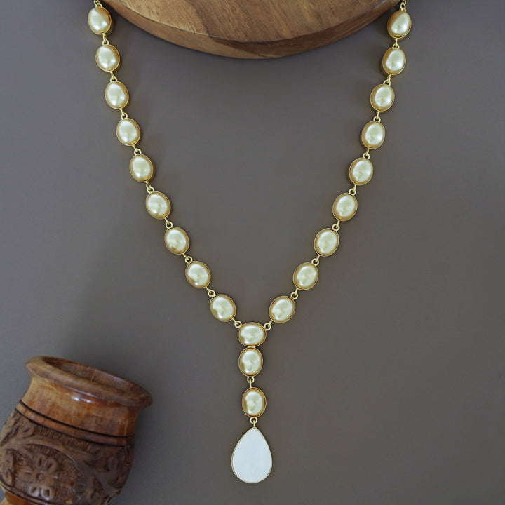 Vincy Oval Pearl MOP Neckpiece