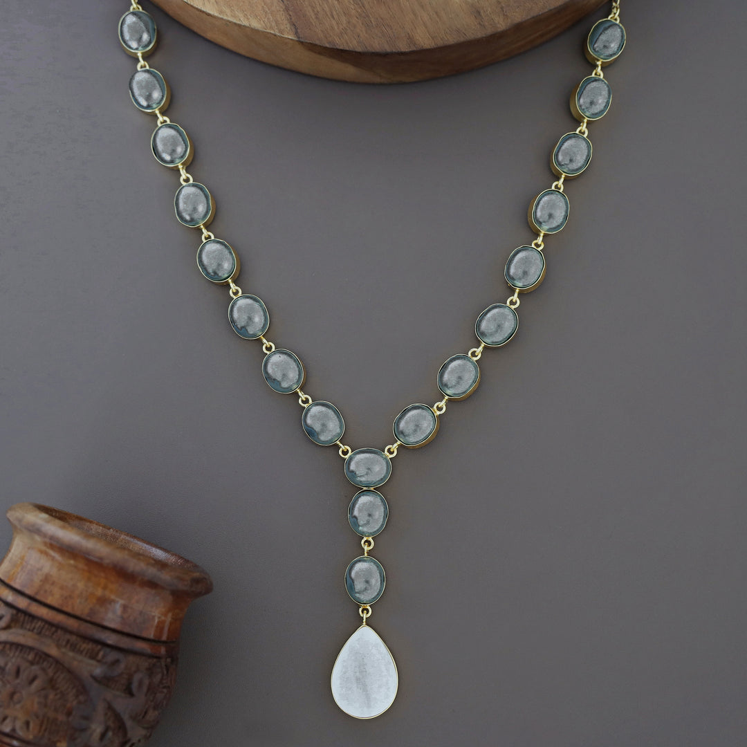 Vincy Oval Pearl MOP Neckpiece