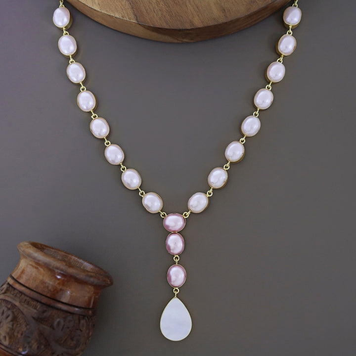 Vincy Oval Pearl MOP Neckpiece