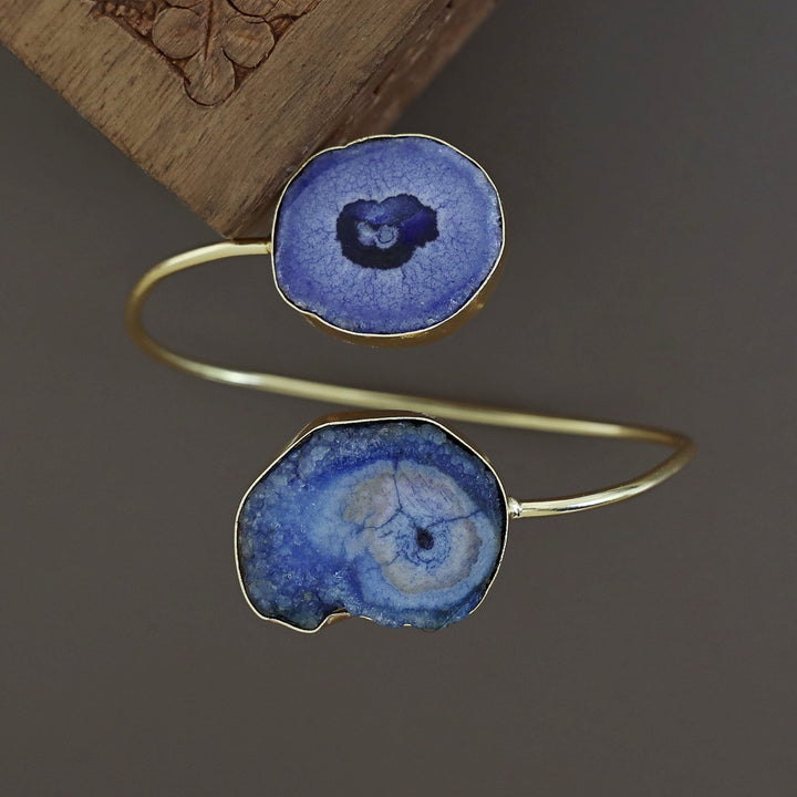 Hem Dual Solar Agate Bangle