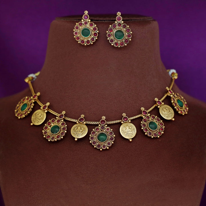 Sreelekha Floral Kashi Short Neckpiece With Earring