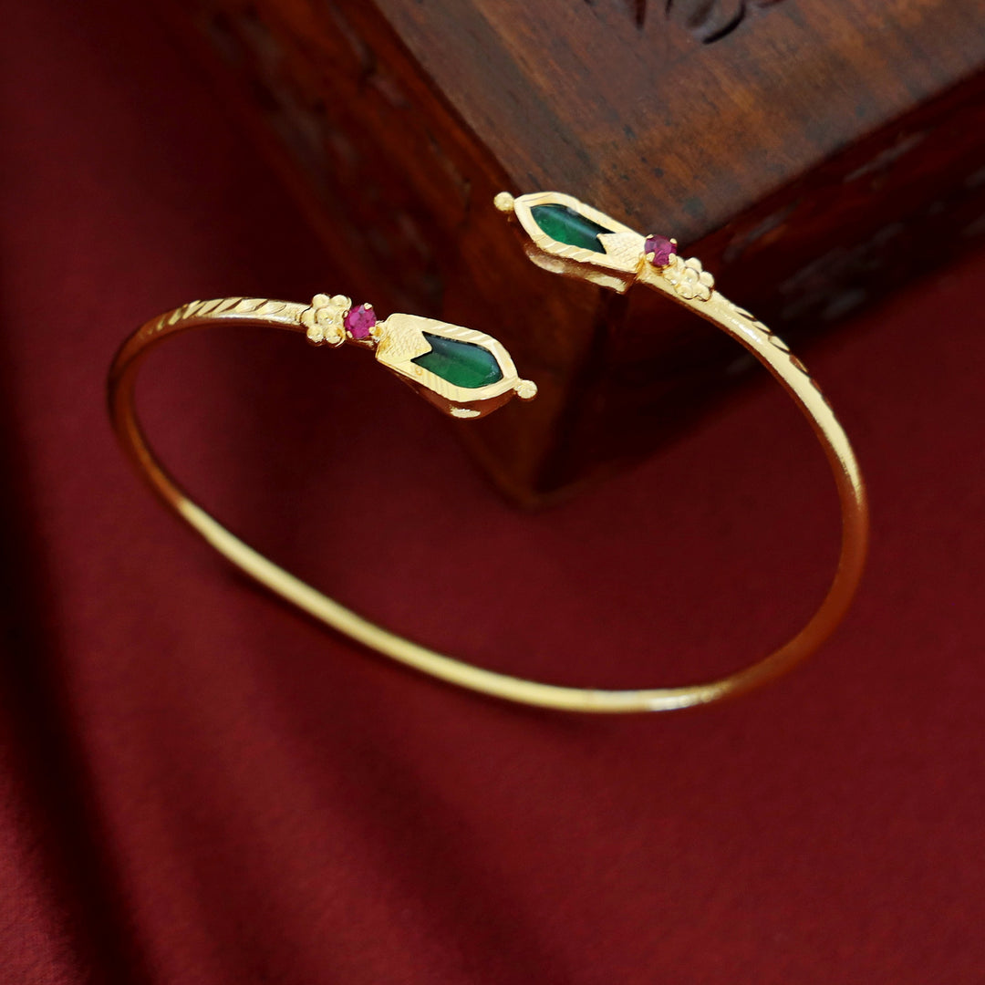 Suvarna Flower Bangle