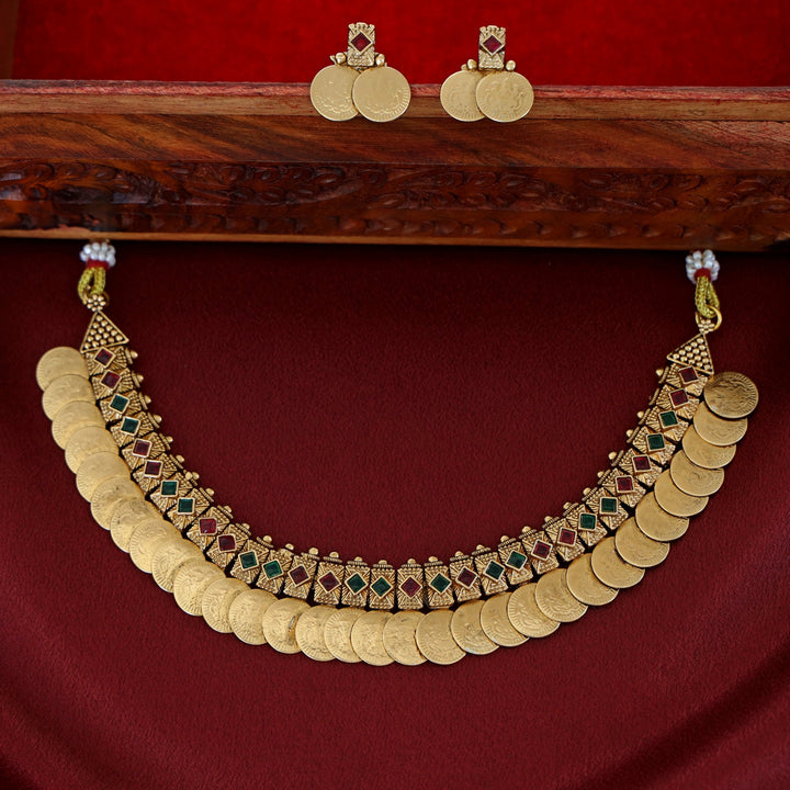 Varshini Kashi Lakshmi Short Neckpiece With Earring