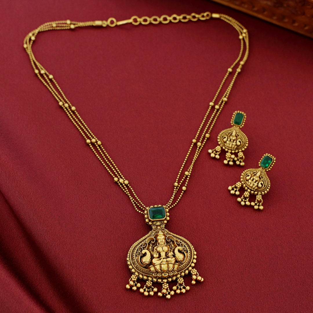 Anandha Lakshmi Layered Neckpiece With Earring