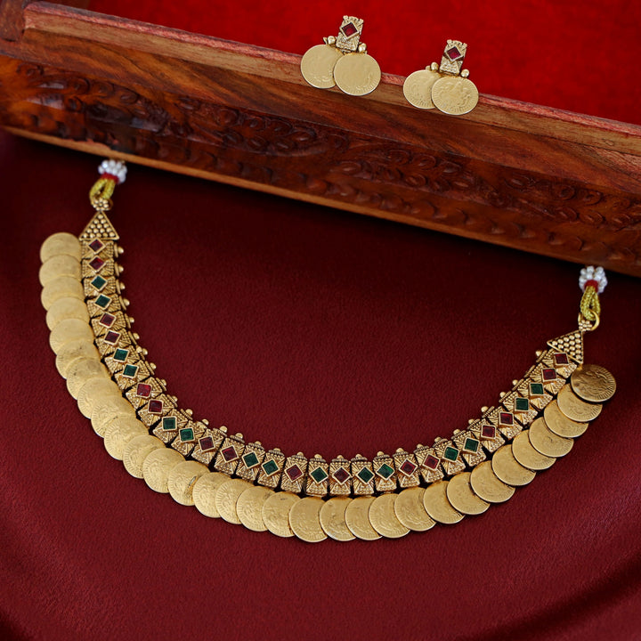 Varshini Kashi Lakshmi Short Neckpiece With Earring