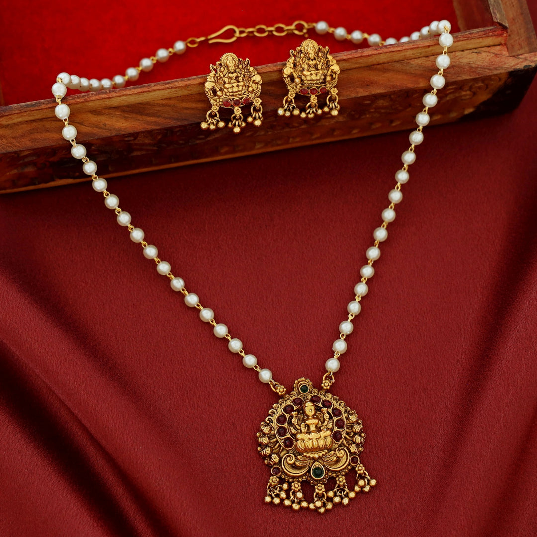 Deesha Devi Pendant Pearl Neckpiece With Earring