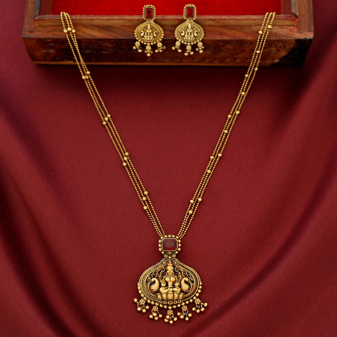 Anandha Lakshmi Layered Neckpiece With Earring