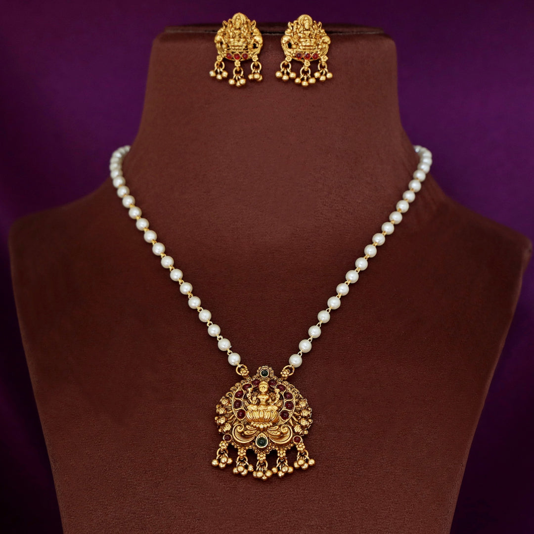 Deesha Devi Pendant Pearl Neckpiece With Earring