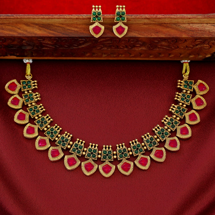 Anulakshmi Short Neckpiece With Earring