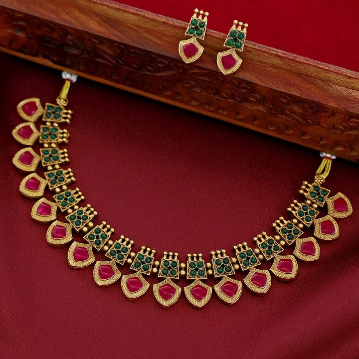 Anulakshmi Short Neckpiece With Earring