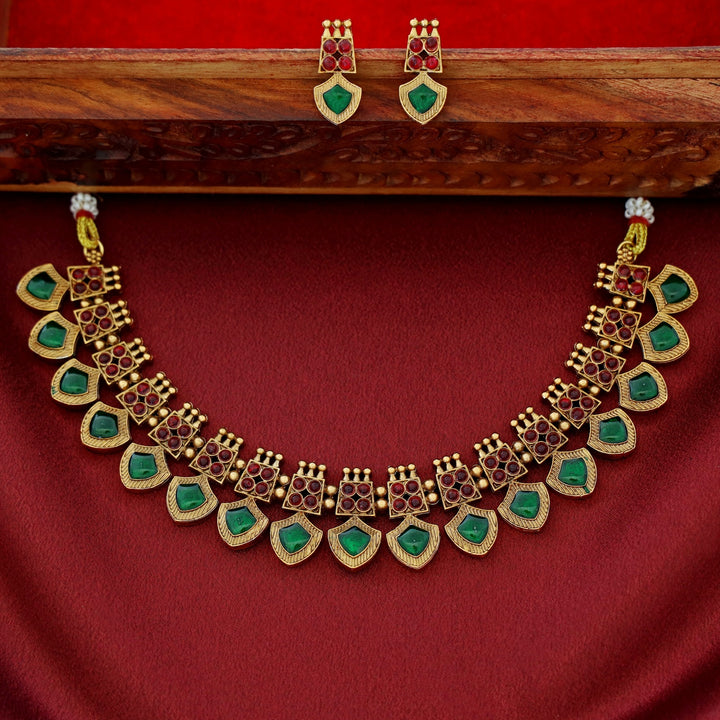 Anulakshmi Short Neckpiece With Earring