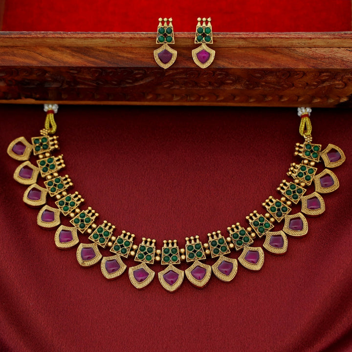 Anulakshmi Short Neckpiece With Earring