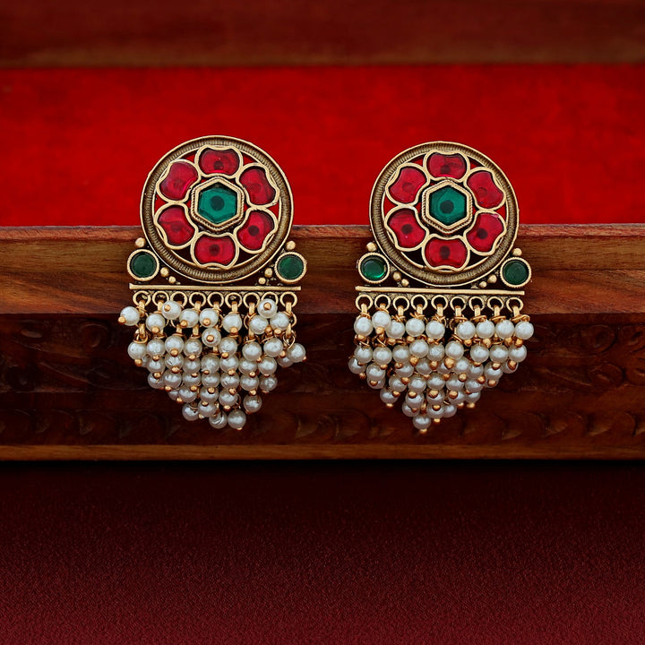 Sumitra Cluster Pearl Flower Short Neckpiece With Earring