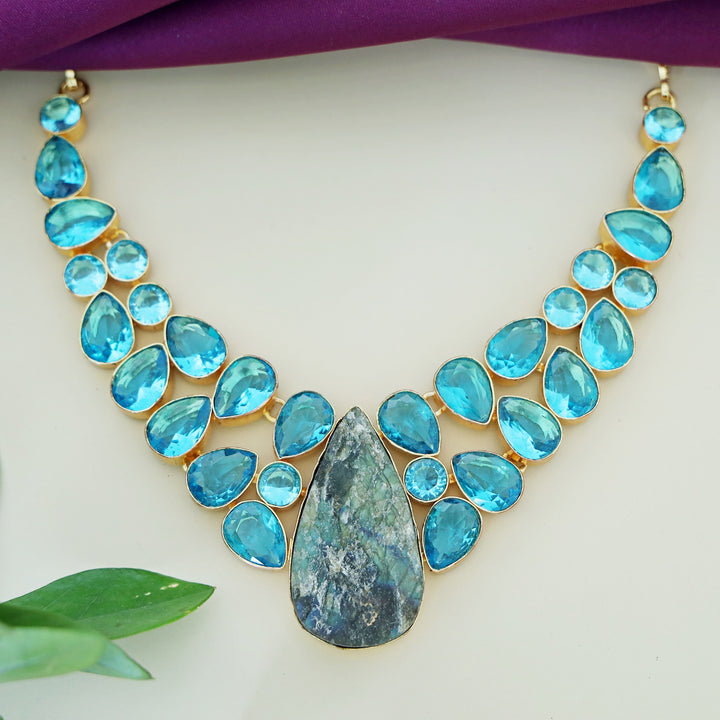 Lusyandra Neckpiece
