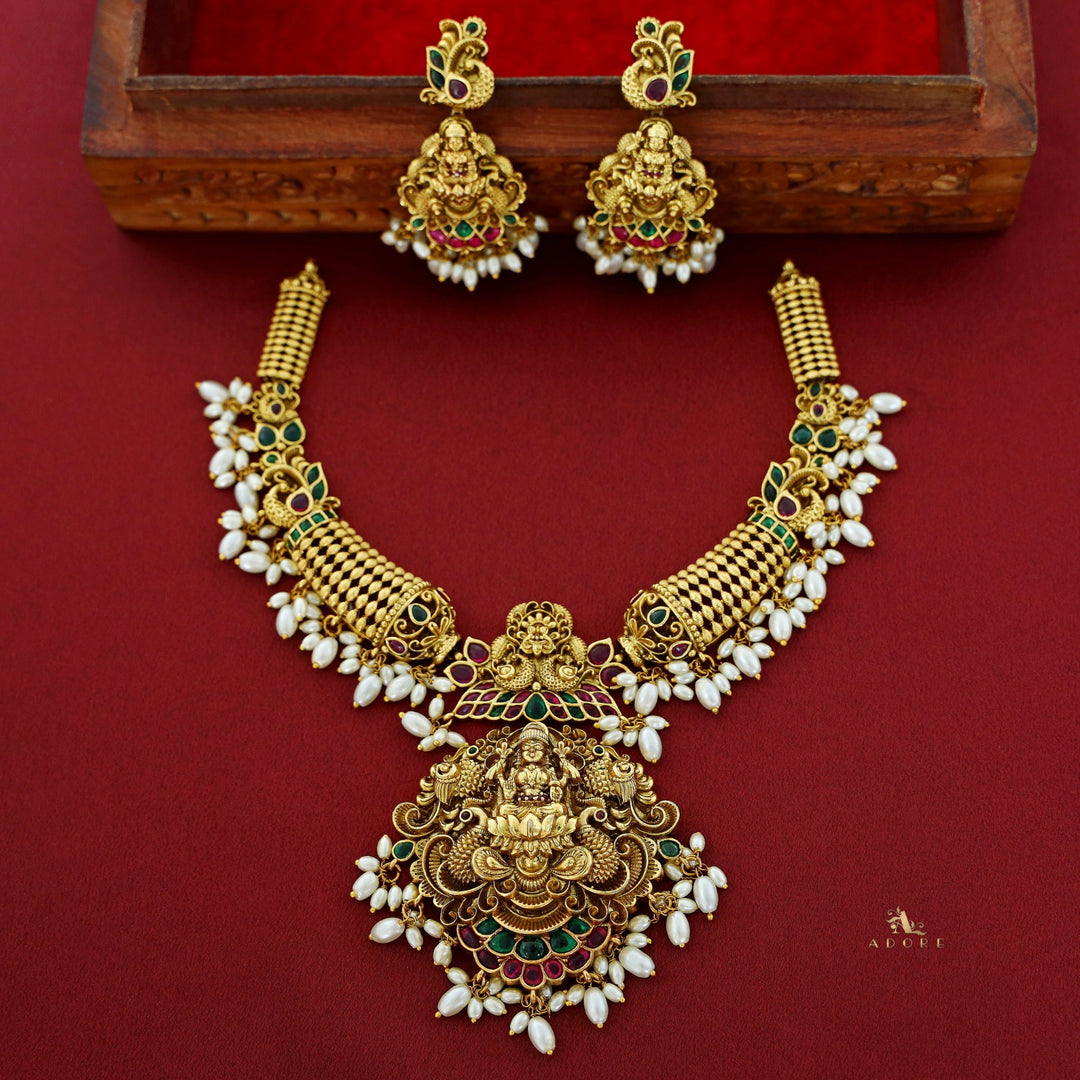Premium Darani Pearl Short Neckpiece With Earring