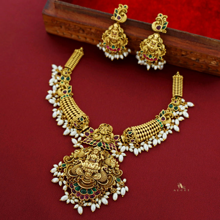 Premium Darani Pearl Short Neckpiece With Earring