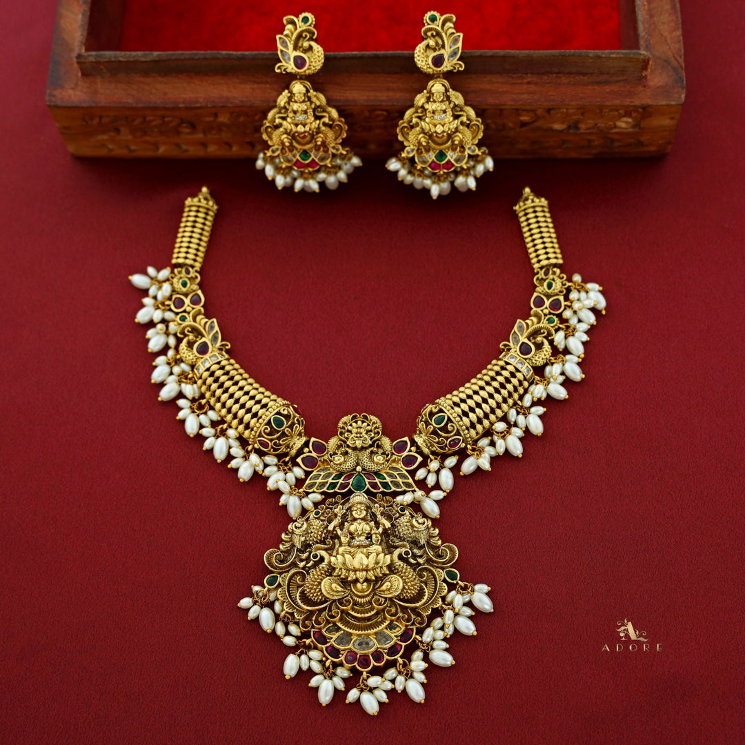 Premium Darani Pearl Short Neckpiece With Earring