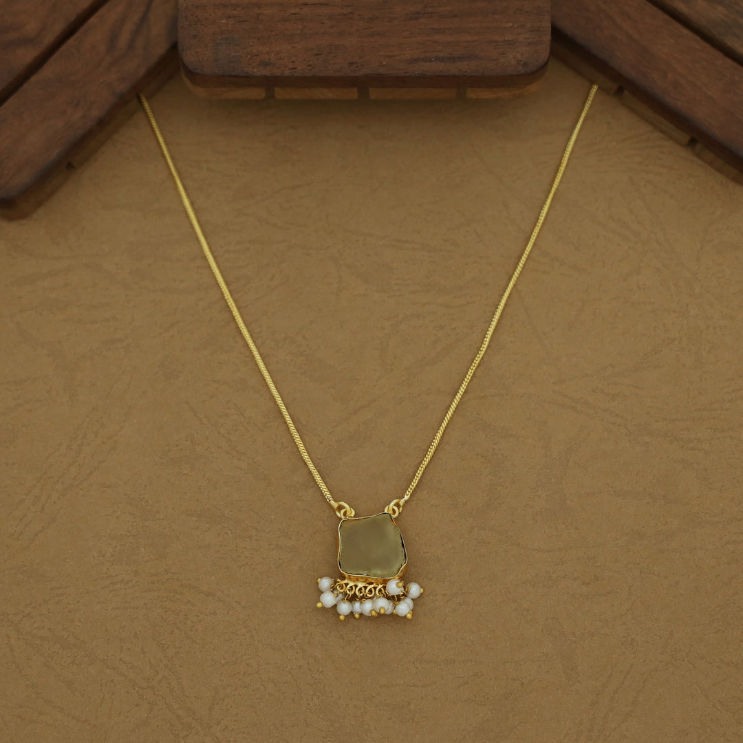 Aura Cluster Pearl Raw Stone Neckpiece