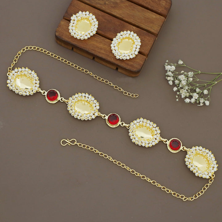 Abiha Cluster Pearl Golden Oval Glossy Round Choker With Stud