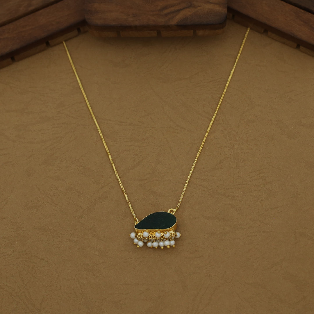 Aura Cluster Pearl Raw Stone Neckpiece