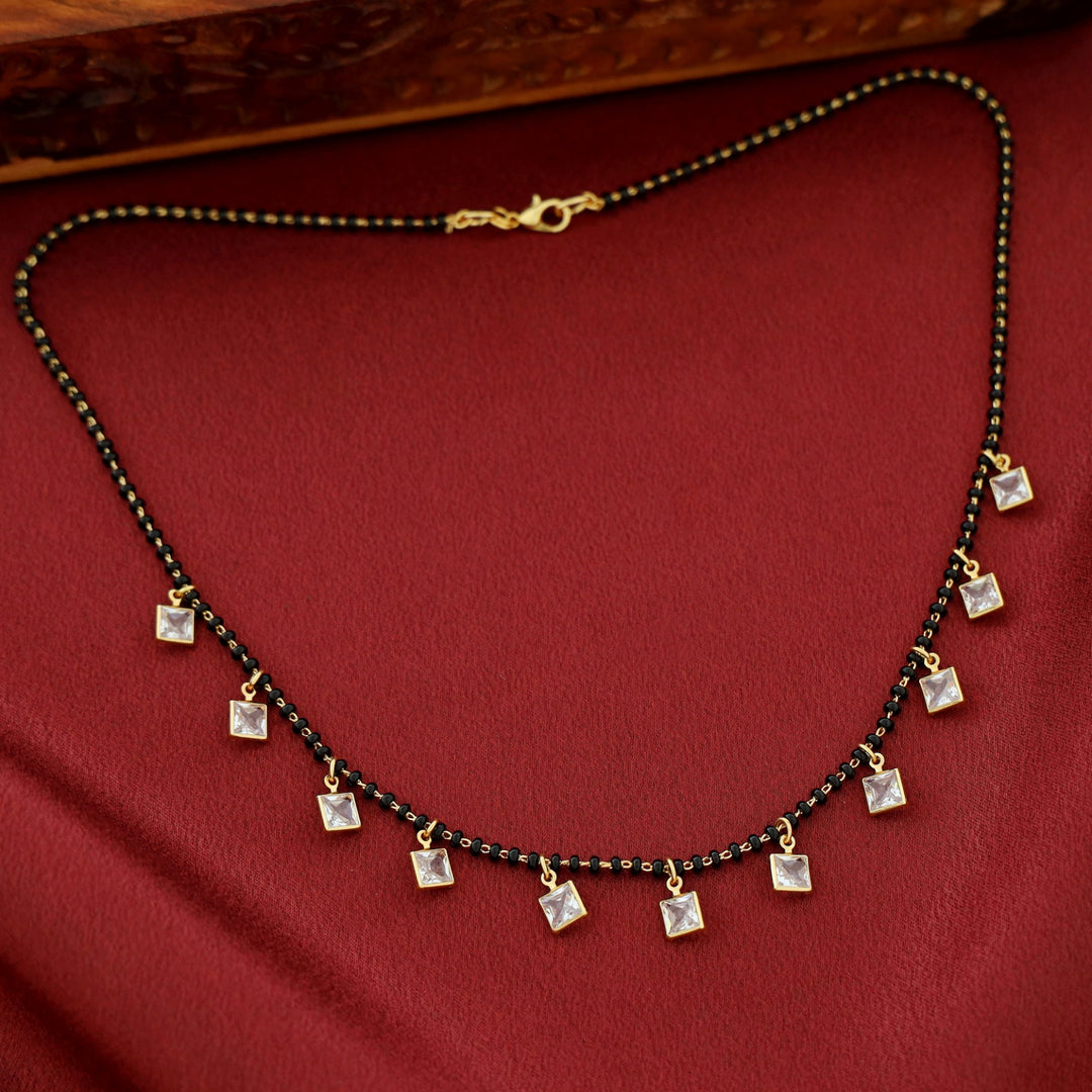 Ayushivi Square Glossy Short Mangalsutra