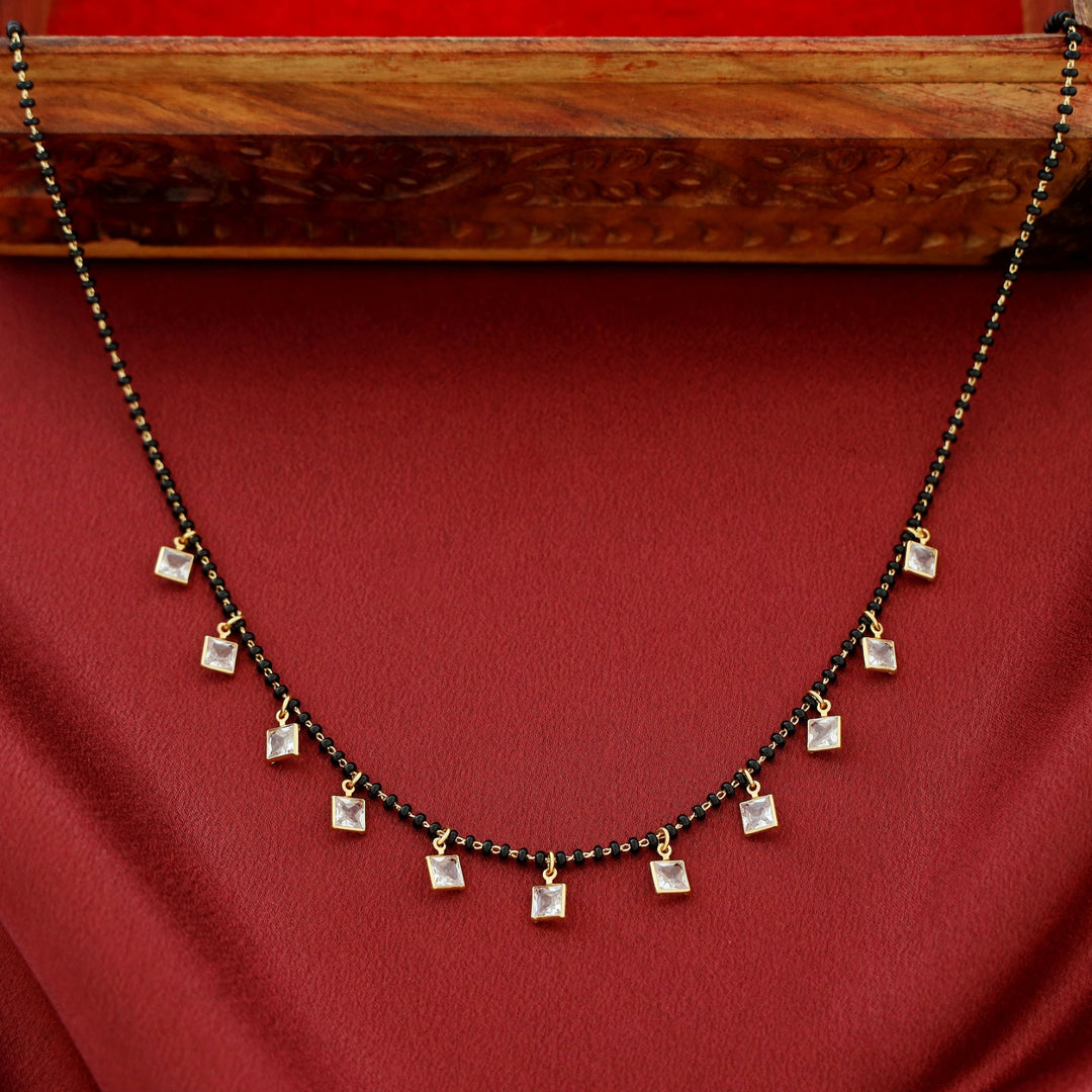 Ayushivi Square Glossy Short Mangalsutra