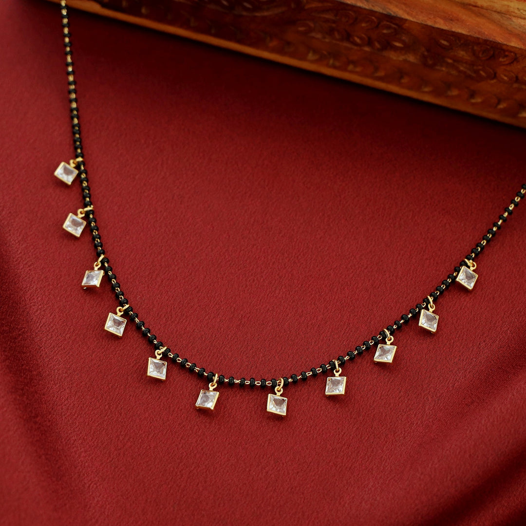 Ayushivi Square Glossy Short Mangalsutra