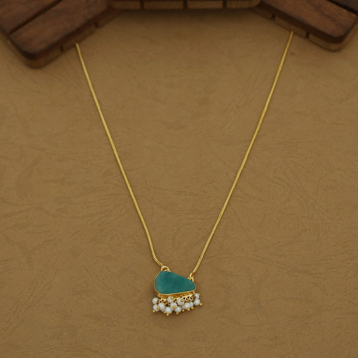 Aura Cluster Pearl Raw Stone Neckpiece