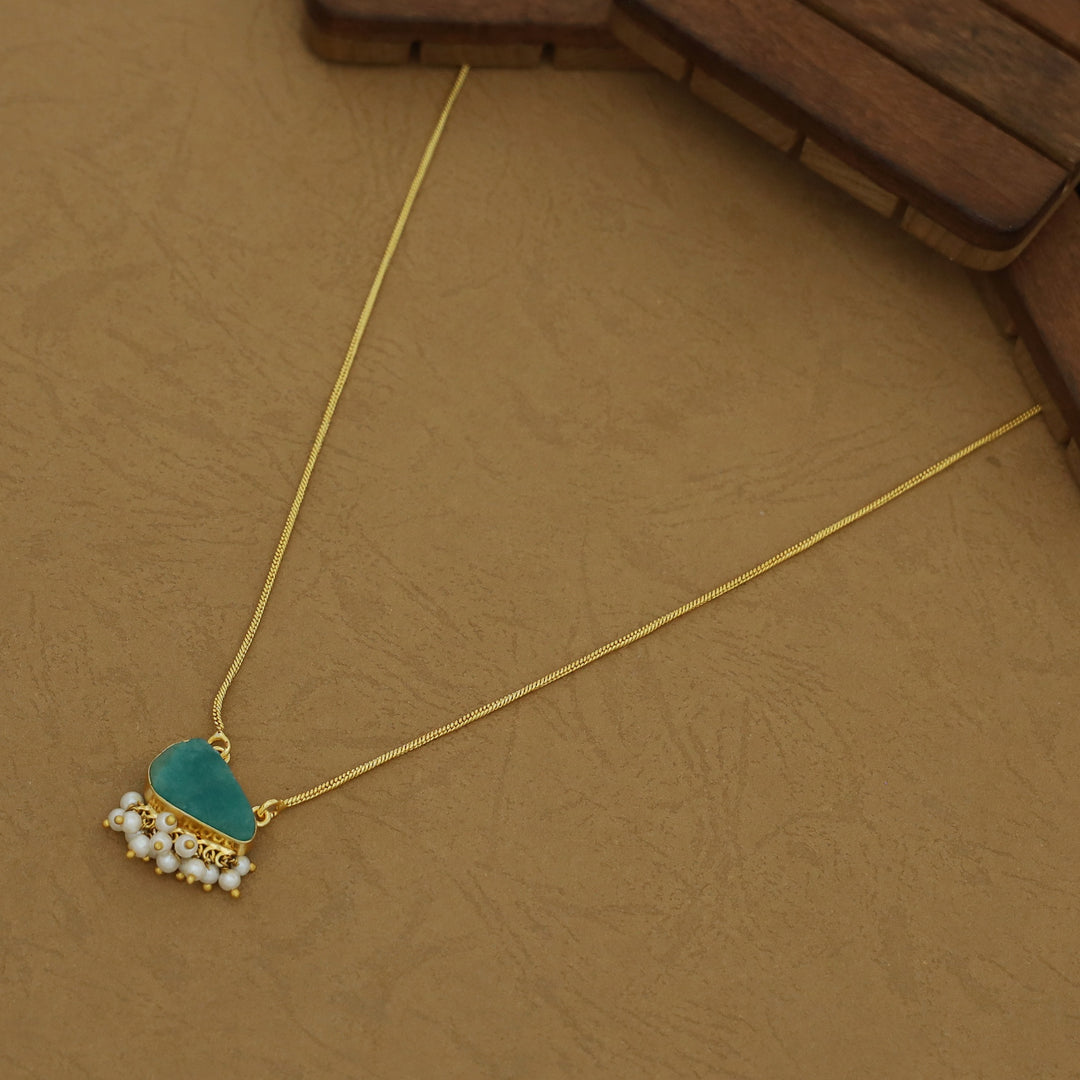 Aura Cluster Pearl Raw Stone Neckpiece