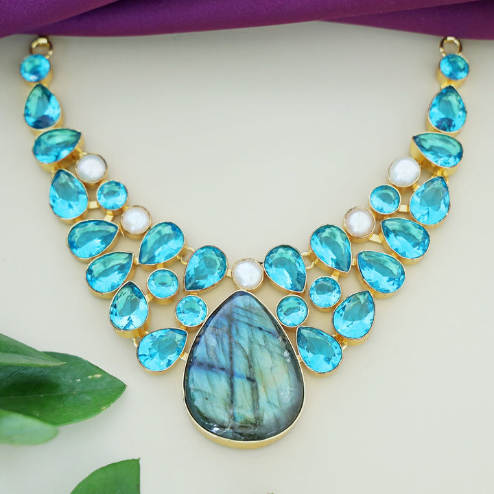Quiyl Neckpiece