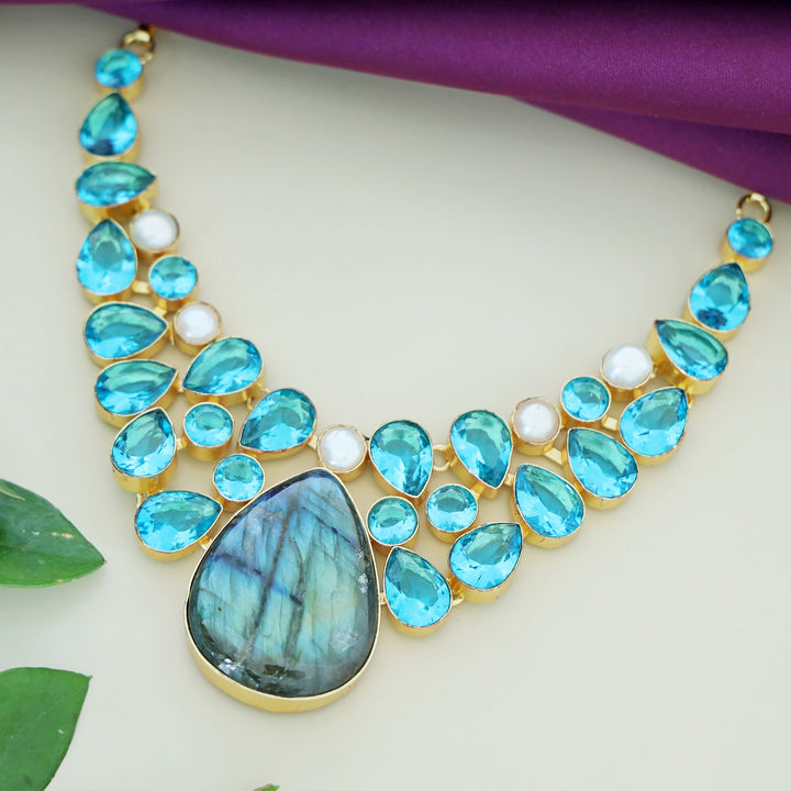 Quiyl Neckpiece