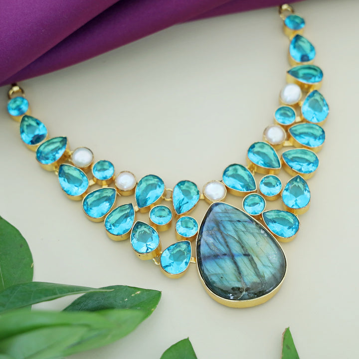 Quiyl Neckpiece