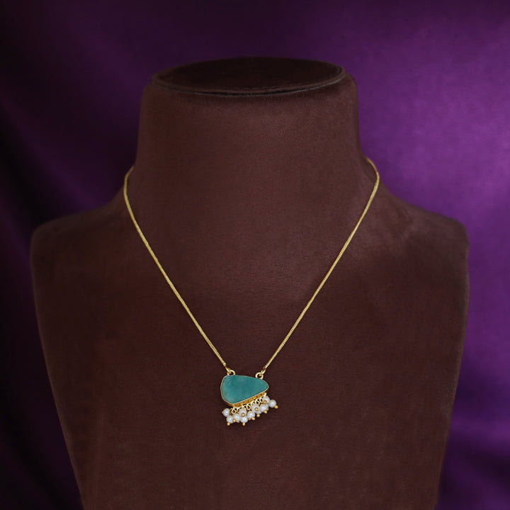 Aura Cluster Pearl Raw Stone Neckpiece