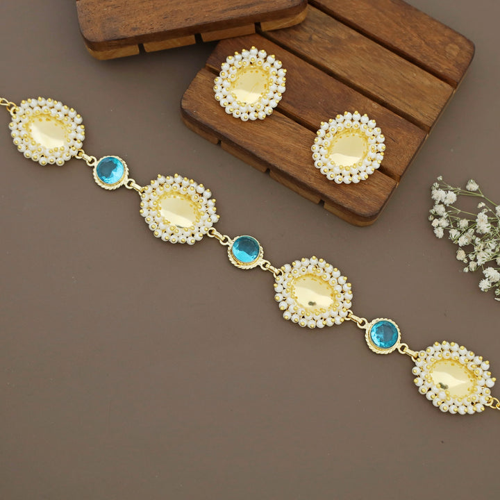 Abiha Cluster Pearl Golden Oval Glossy Round Choker With Stud