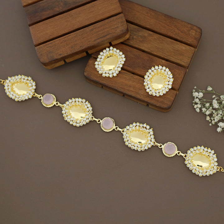 Abiha Cluster Pearl Golden Oval Glossy Round Choker With Stud