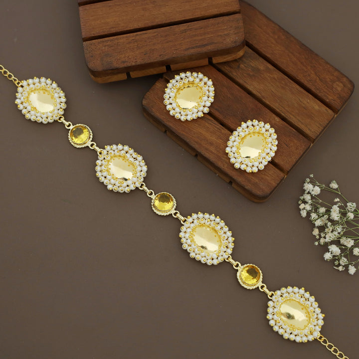 Abiha Cluster Pearl Golden Oval Glossy Round Choker With Stud