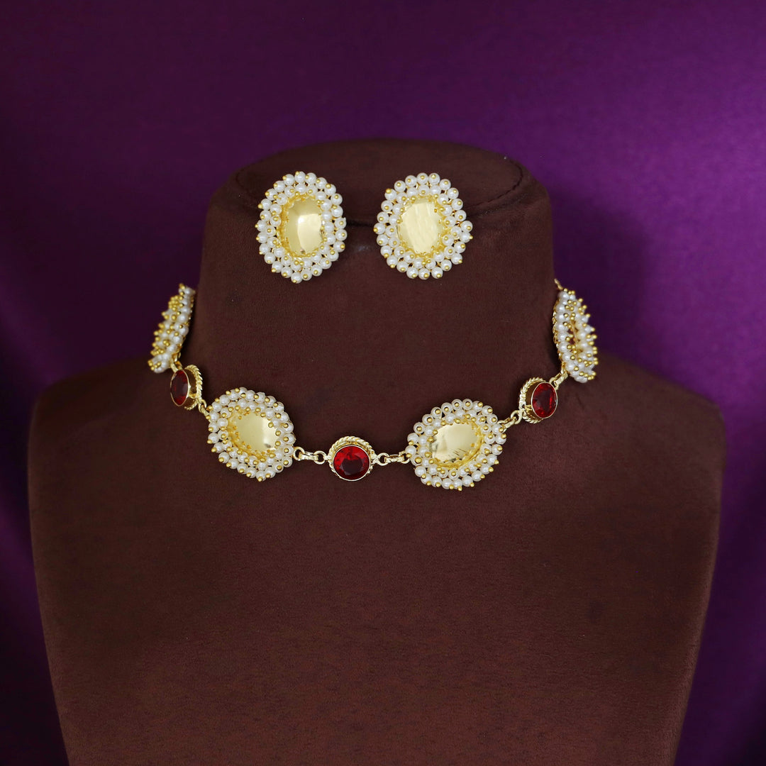Abiha Cluster Pearl Golden Oval Glossy Round Choker With Stud