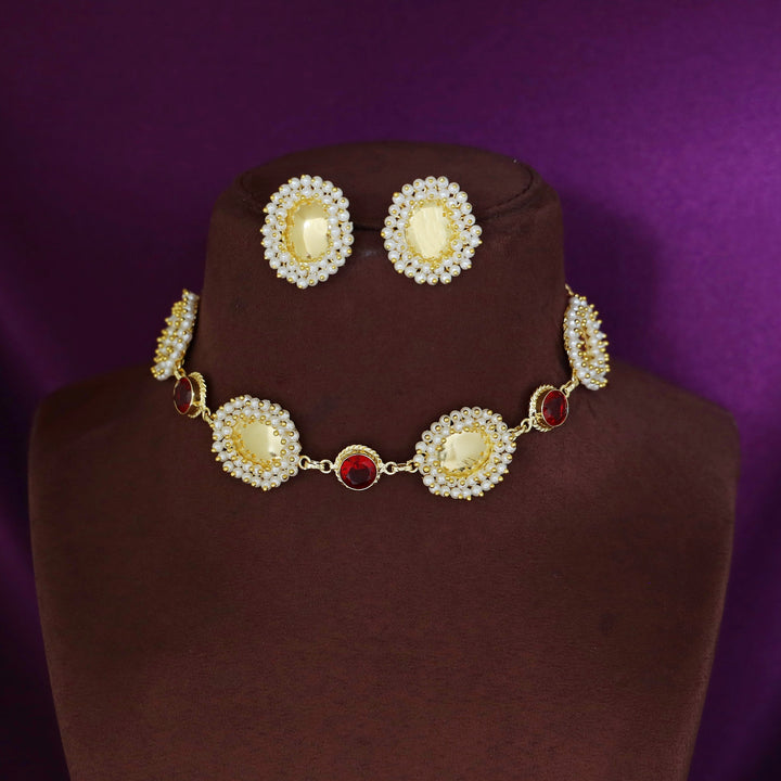 Abiha Cluster Pearl Golden Oval Glossy Round Choker With Stud