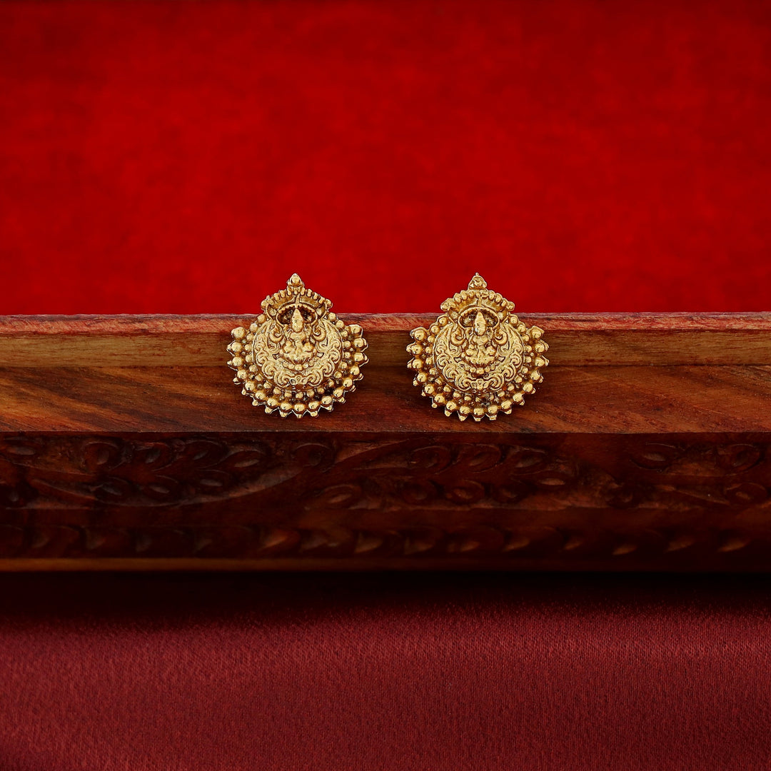 Padmalaya Lakshmi Pendant String Neckpiece With Stud