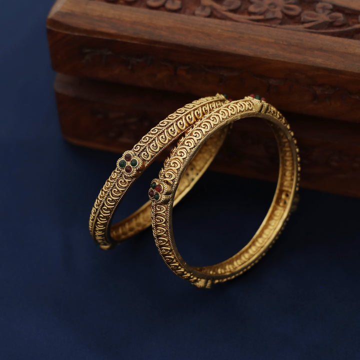 Kaushika Tetra Kemp Stone Bangle (Set Of 2)