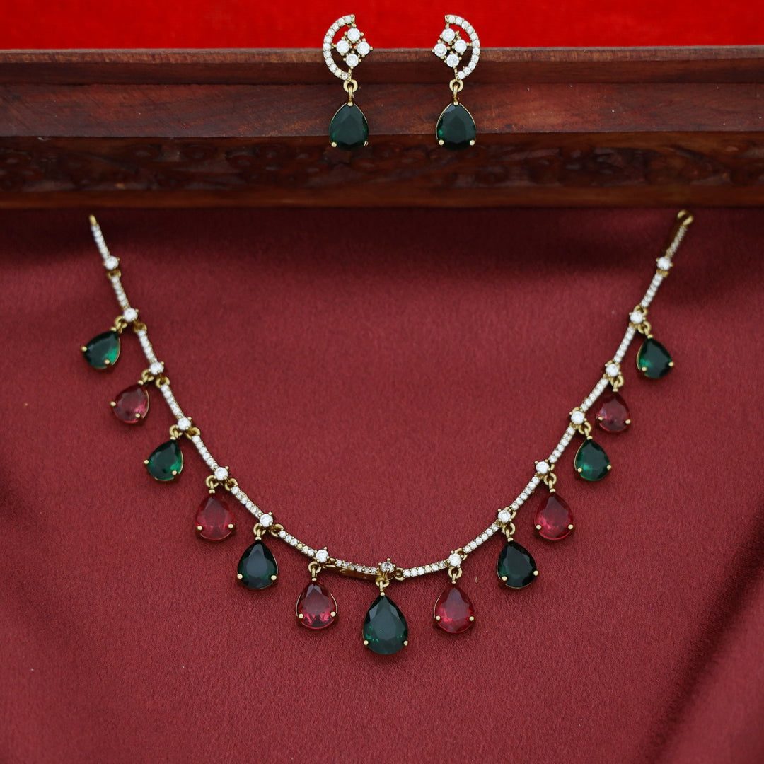 Kriyansha Claw Glossy Stone Neckpiece With Earring
