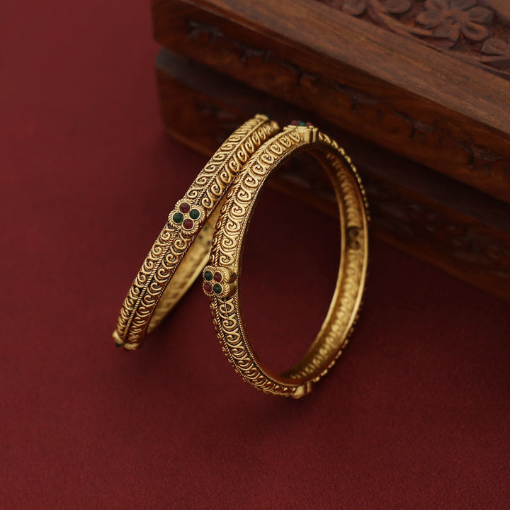 Kaushika Tetra Kemp Stone Bangle (Set Of 2)