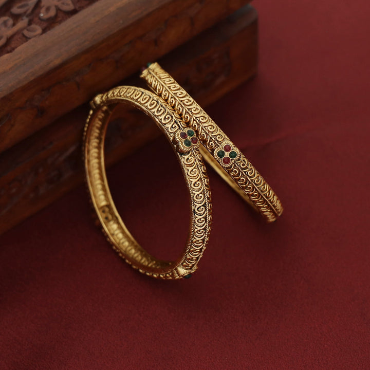 Kaushika Tetra Kemp Stone Bangle (Set Of 2)