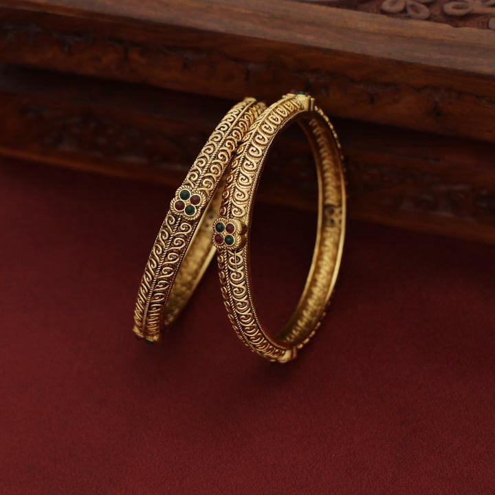 Kaushika Tetra Kemp Stone Bangle (Set Of 2)