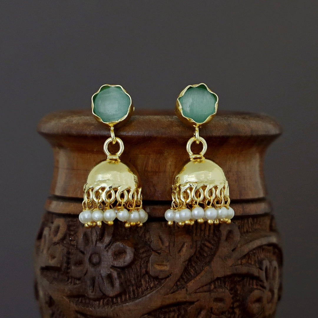 Nayeli Golden Pearl Jhumka