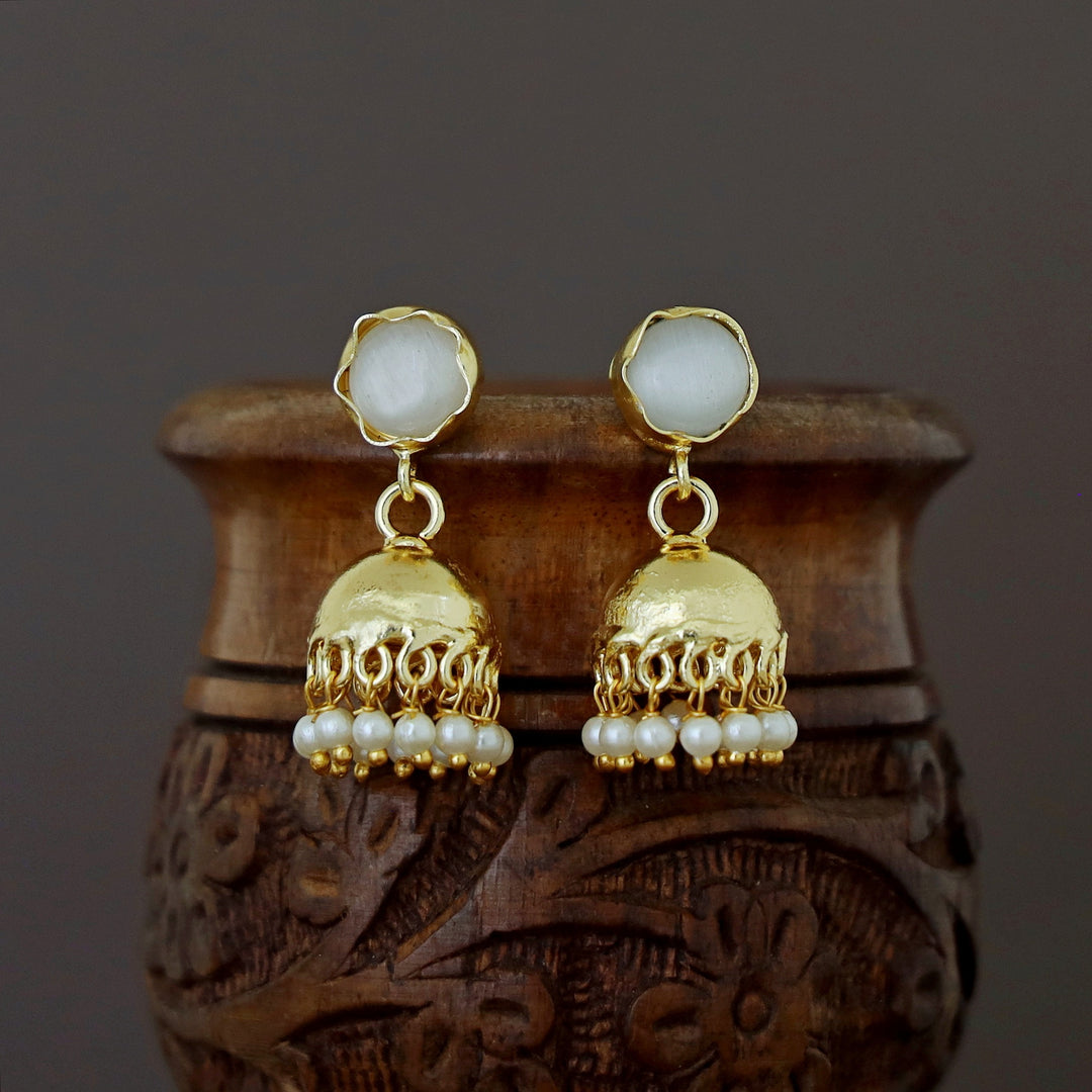 Nayeli Golden Pearl Jhumka