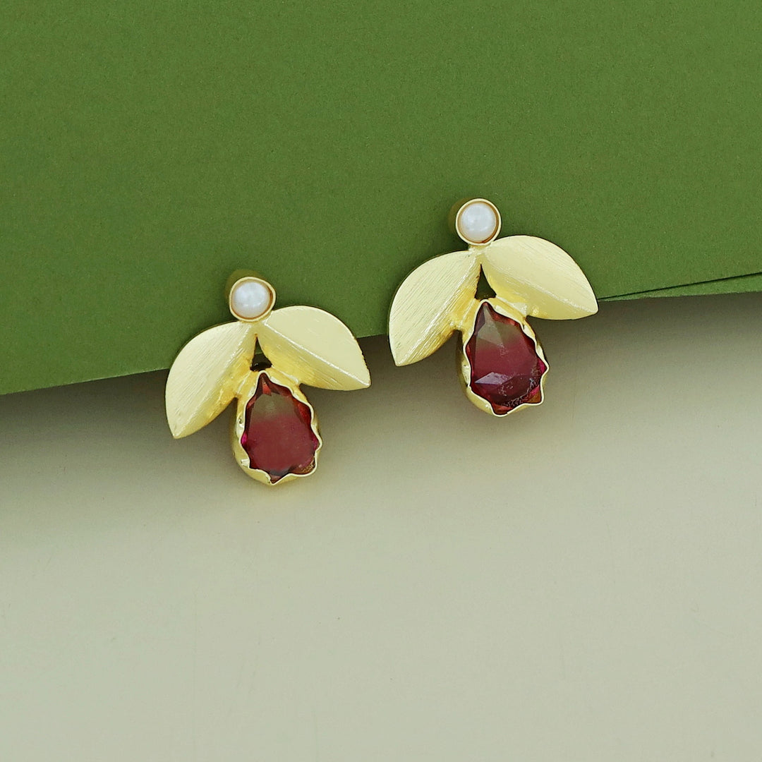Ajala 2 Fold Leaf Glossy With Pearl Earring