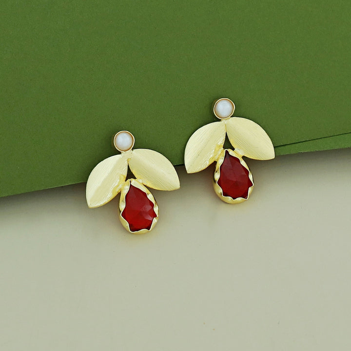 Ajala 2 Fold Leaf Glossy With Pearl Earring